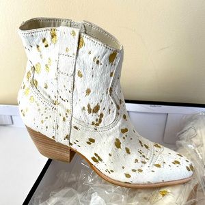 Dolce Vita Womens 9 Silma Bootie in Cow Hair Gold Multi NEW